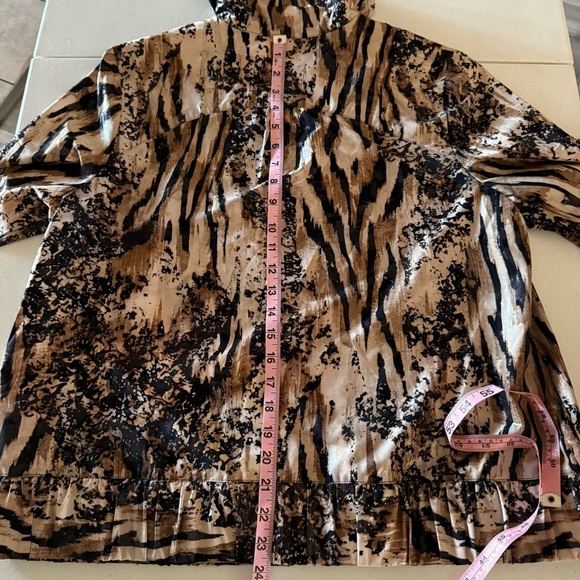 Zenergy by Chico’s Animal Stripe Jacket Zip Shiny Black/Brown Sz 12 (Chico’s 2) - Picture 11 of 14